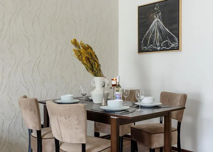 Discover Your Retreat-walk To Parliament Apartment *