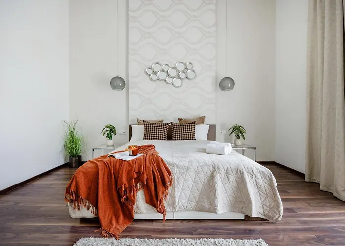 Discover Your Retreat-walk To Parliament Apartment