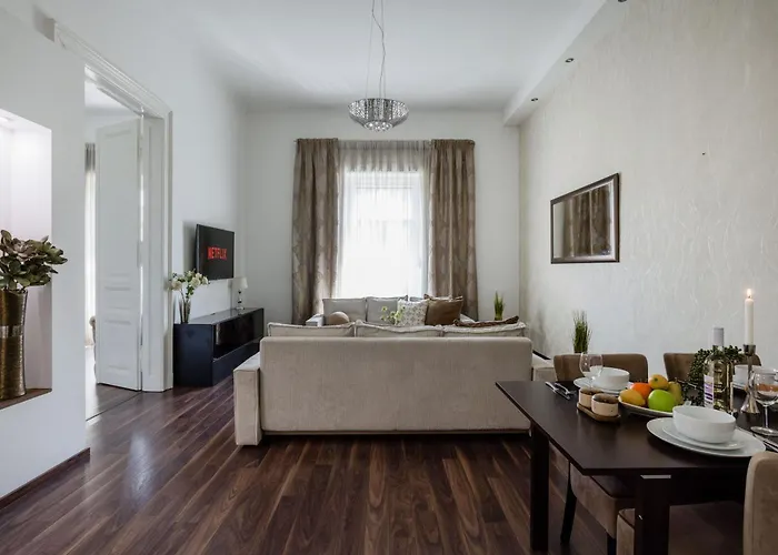 Discover Your Retreat-walk To Parliament Apartment