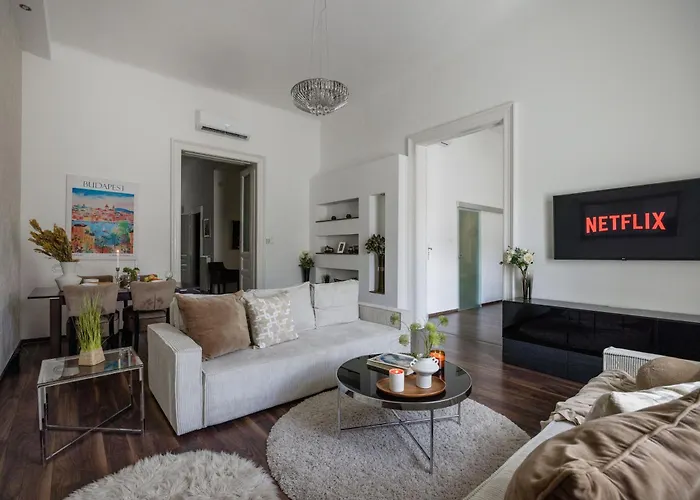 Discover Your Retreat-walk To Parliament Apartment