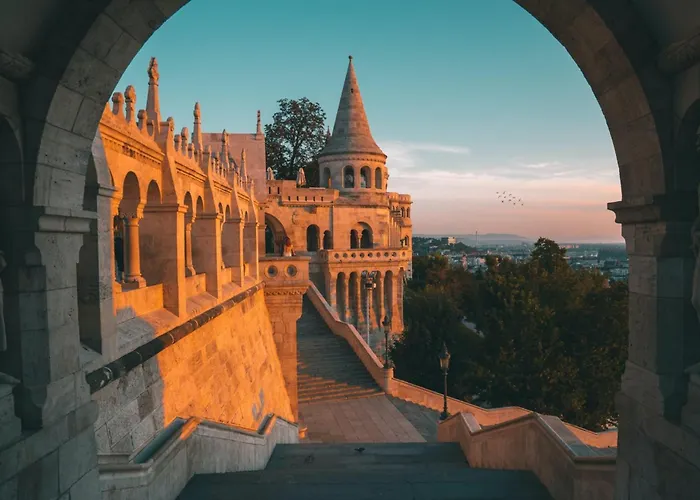 Discover Your Retreat-walk To Parliament * Budapest
